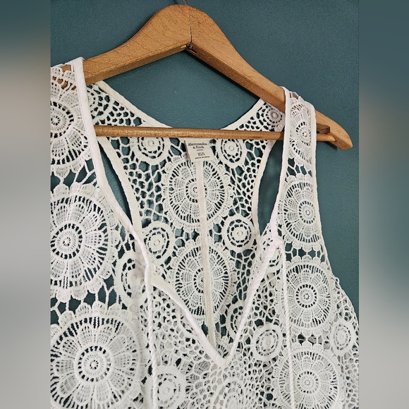 NWOT Abercrombie and Fitch crochet cover up/top size xs-s - Picture 5 of 9